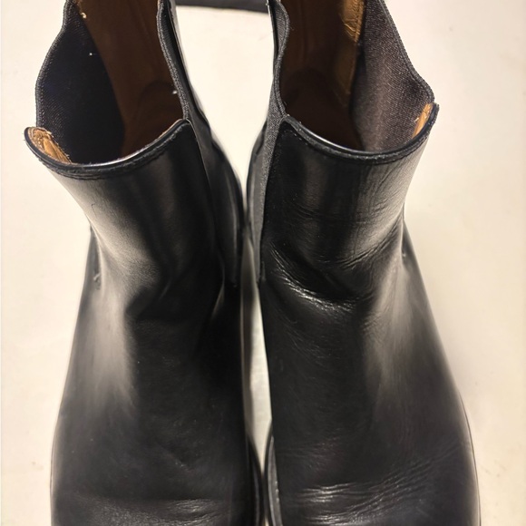 Club Monaco Black Chelsea Boots with Leather Finish and Elastic Side Panels - Picture 7 of 9